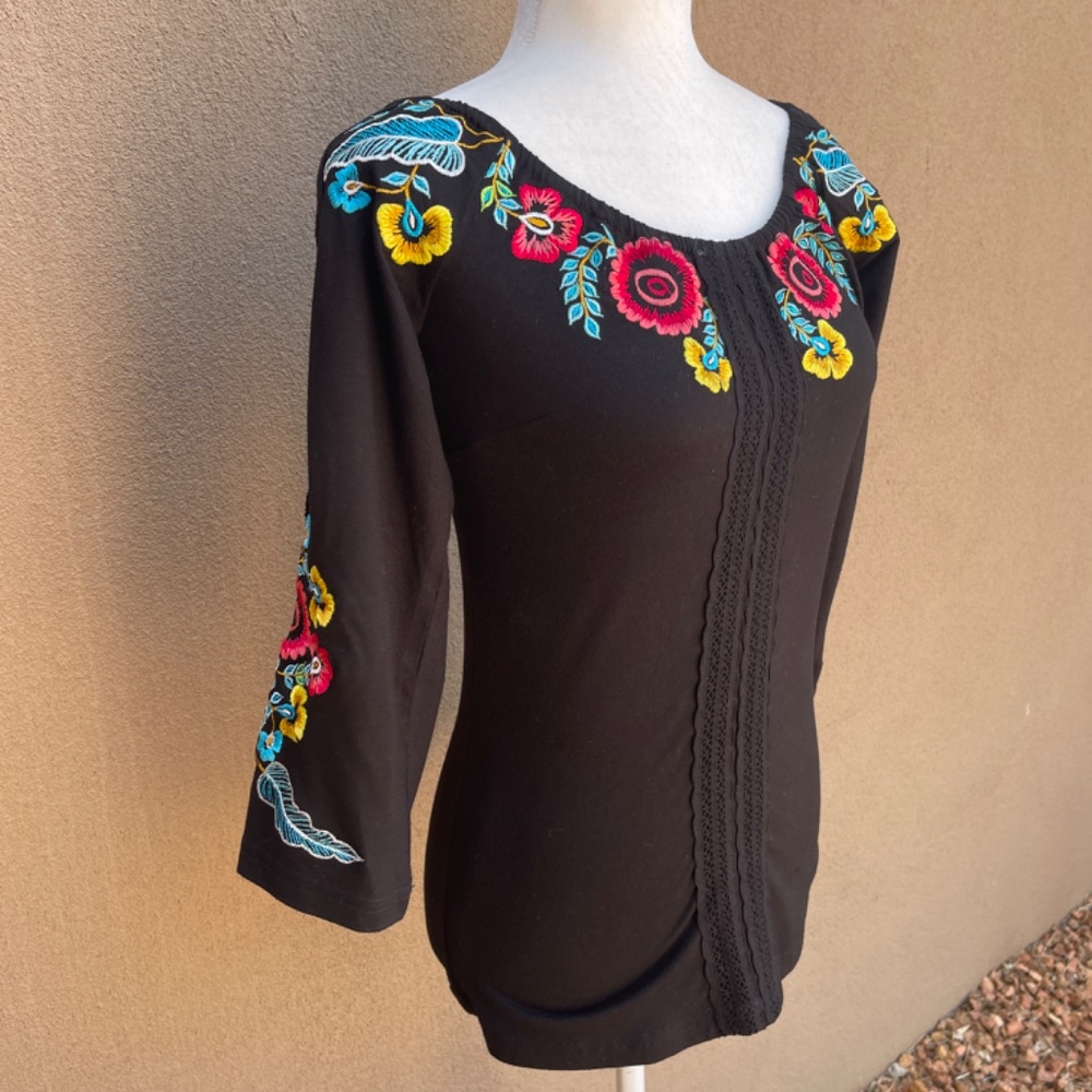 Vintage Collection Embroidered Floral Knit Top, Blouse Size Small - Picture 7 of 12